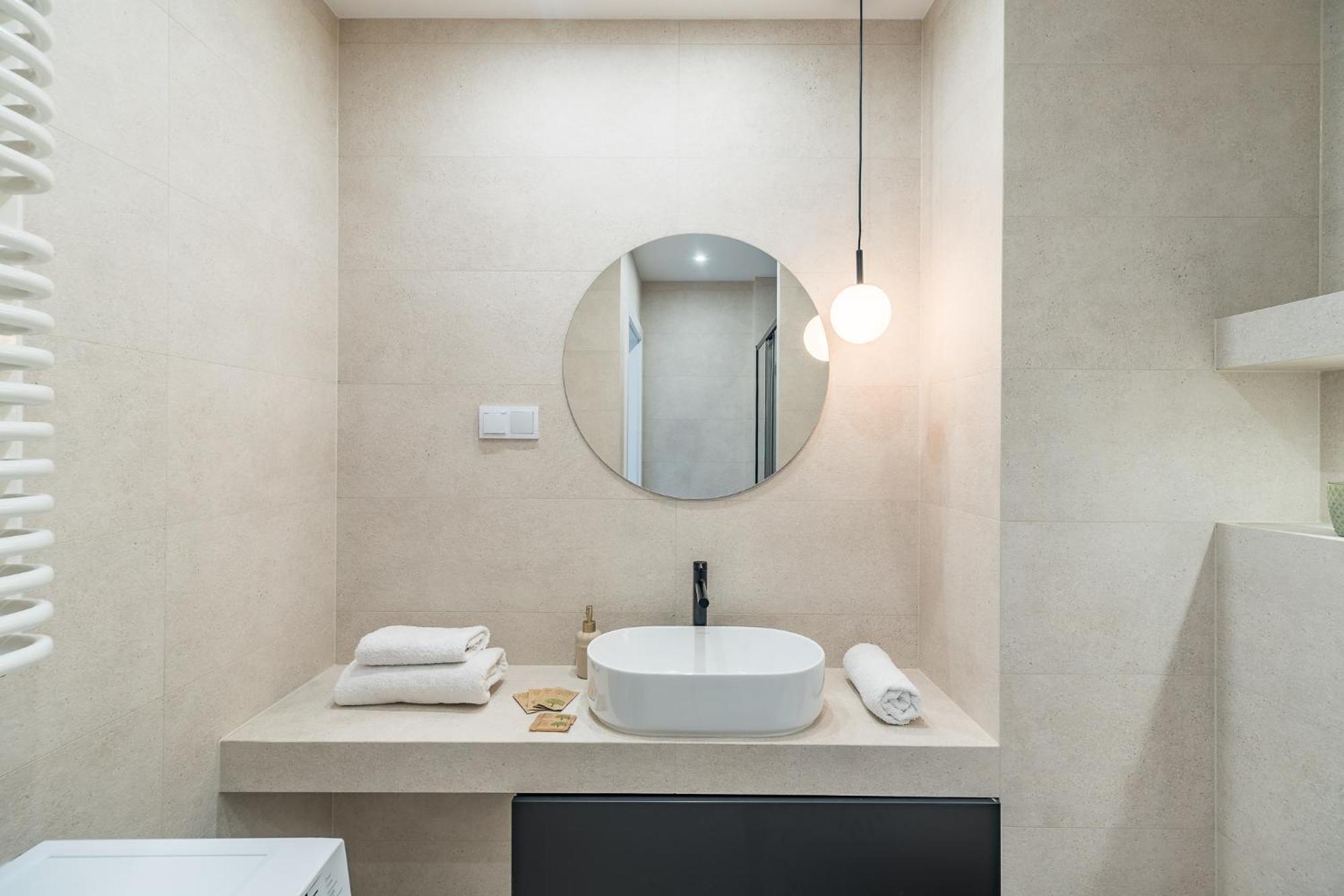 Appartement Grzegorzki - Balcony, Ac, Shops&tram Nearby - By Rentujemy